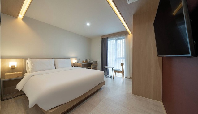 Hound Hotel Gimhae Samgye