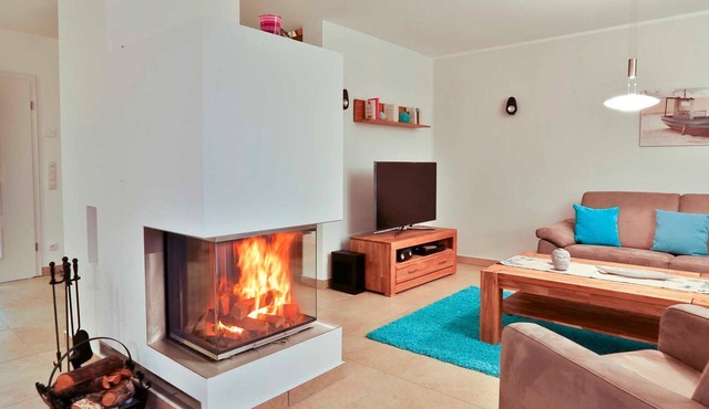 House half A - Thatched roof Beach Villa "Babette", directly on the sea, with sauna ..