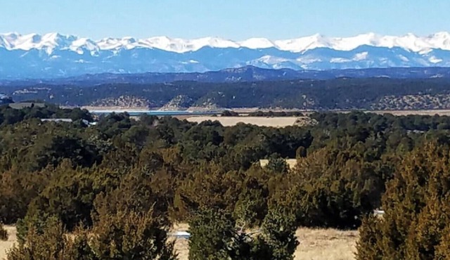 Huge Unit in Scenic Valley - Sleeps 8!