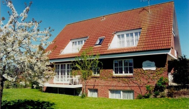Ideal vacation apartment for 4 people between forest and waves
