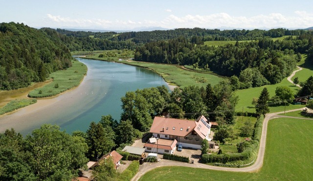 Idyllic vacation apartment with 2 bedrooms and balcony in the house on the Iller