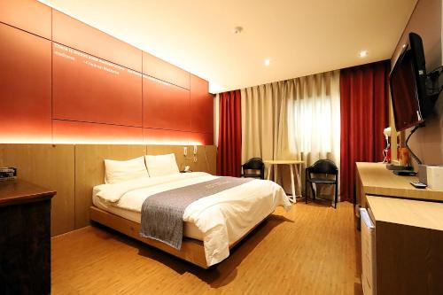 Ingye Joy Hotel