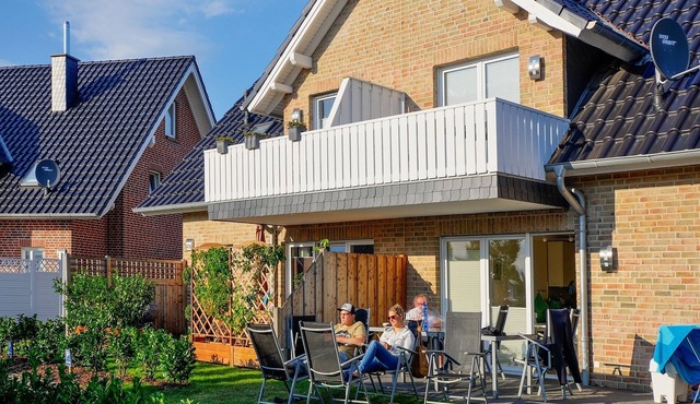 Inselblume 10 - Vacation house with fireplace for 10 to 12 people