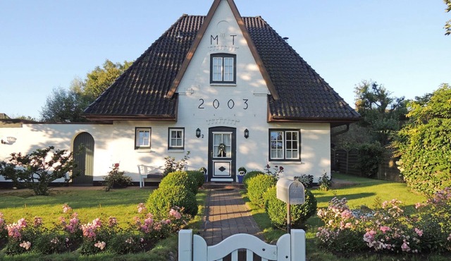 Inviting detached house in Morsum