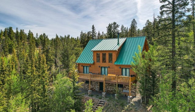 Jefferson Cabin w/Fire Pit & Sauna Near Hiking!