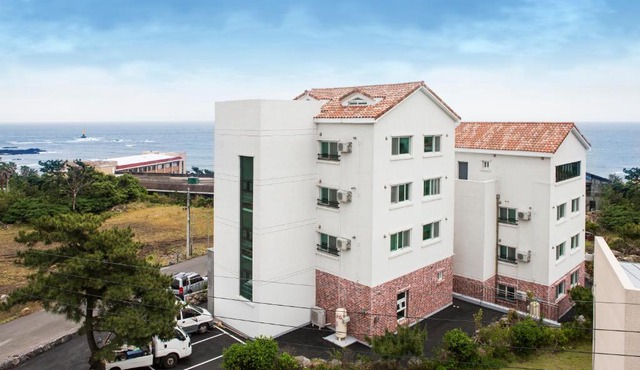 Jeju Aria Pension