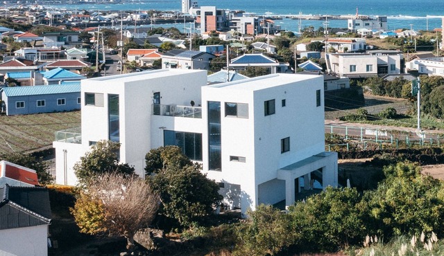 Jeju East Coast Private Villa With 4 Bedrooms 4 Bathrooms And 2 Jacuzzis