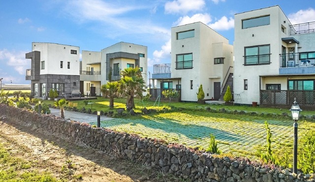 Jeju Gosanirang Pension