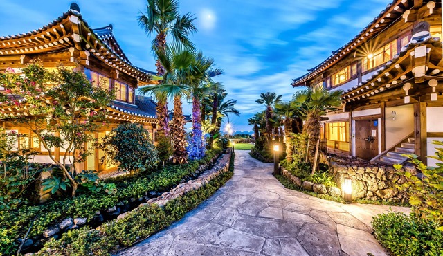 Jeju Hanok Hotel Hallagung