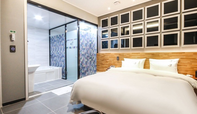 Jinju Hotel Hot