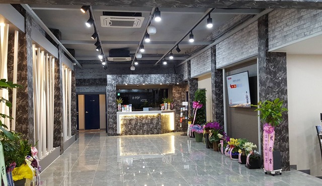 K-Pop Hotel