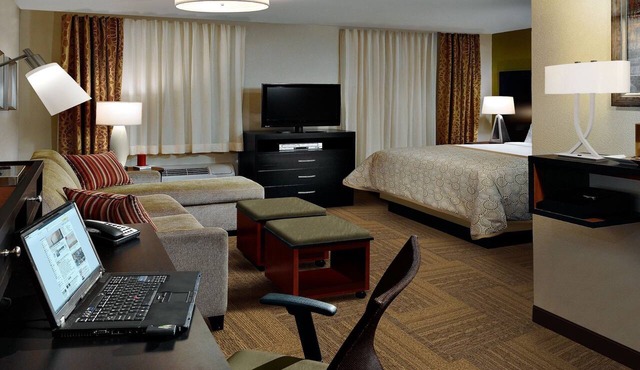 King Studio. Pool, Hot Tub, Free Breakfast Buffet