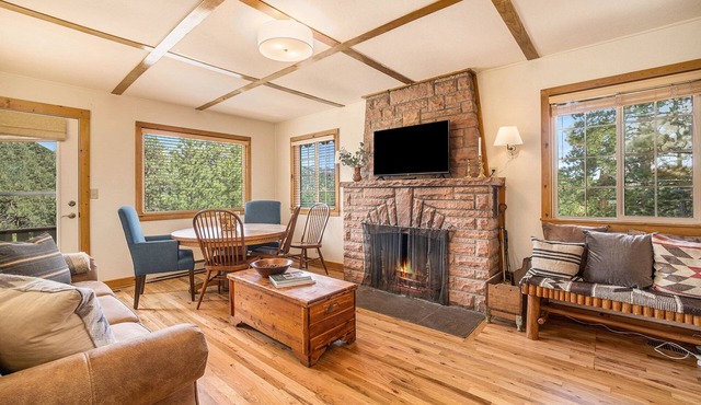 Kittery West - Long-Term Vacation Rental, 30+ Days Only, 2 BDR in Estes Park CO
