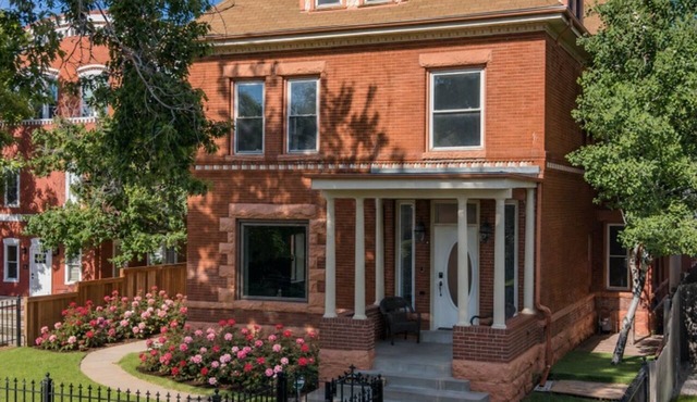 La Casa Vallejo - 4BD Highlands Luxury, Sleeps 12 in the HEART of Denver