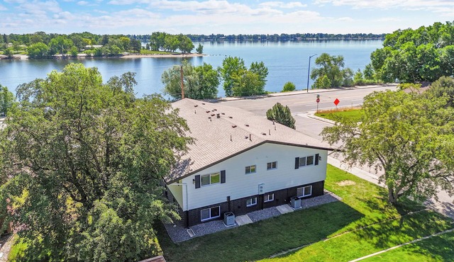 Lake Loveland Lookout | Balcony & Modern Reno