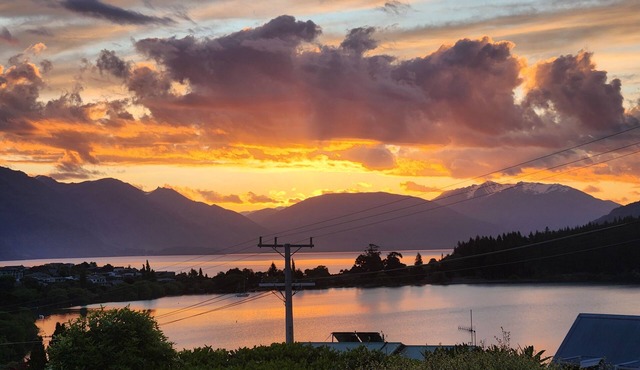 Lake & Mountain view holiday home, Come and enjoy this stunning location!