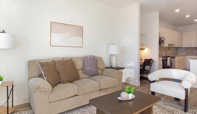 Landing | Chic 1BD, Clubhouse, Gym