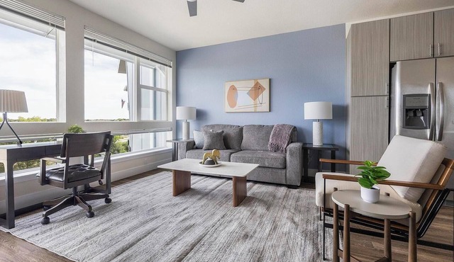 Landing | Stunning 1BD, Gym, Clubhouse