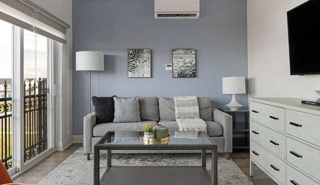 Landing | Stunning 1BD, Gym, Yoga Studio