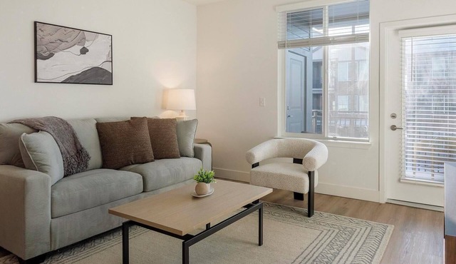 Landing | Stunning 2BD, Clubhouse, Gym