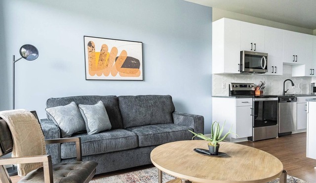 Landing | Stylish 1BD, Gym, Courtyard