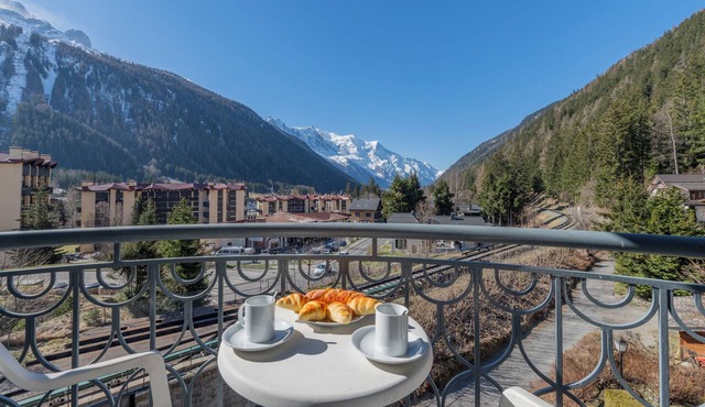 Le Cristal NB15 Mont-Blanc View, Pool, Parking & Free WiFi, Argentière (Chamonix), France