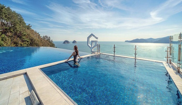 Le Grand Bleu Resort