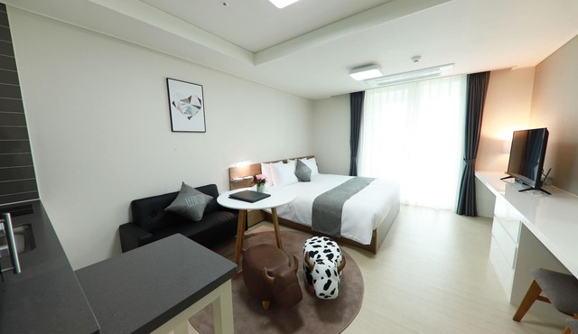 Leeinstay Hotel
