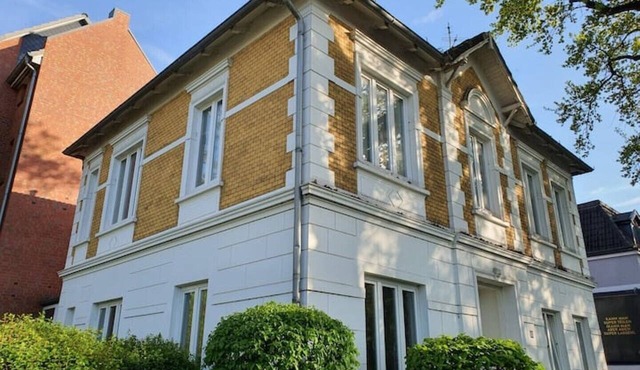 Living in the Mayor‘s Mansion
