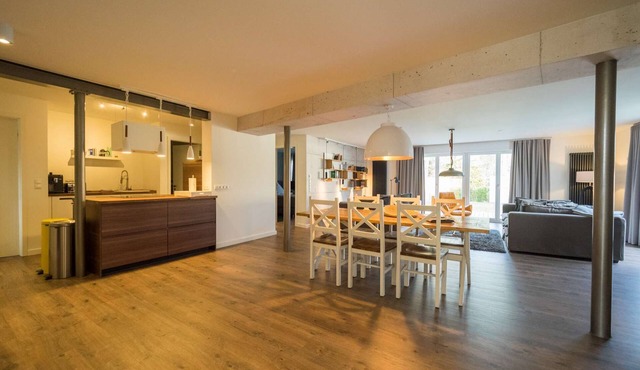 Loft apartment for 6 persons. Sauna, pool, terrace. Garden.