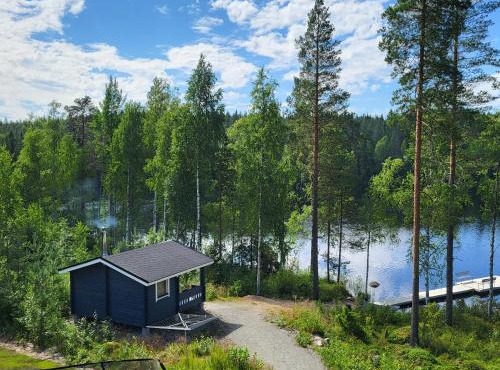 Lomamökki seitsemisen kansallispuiston lähellä