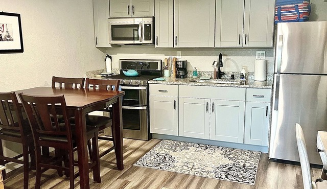 Loveable Home in Perfect Location! 5miles to downtown&stadiums, 10 to Red Rocks!