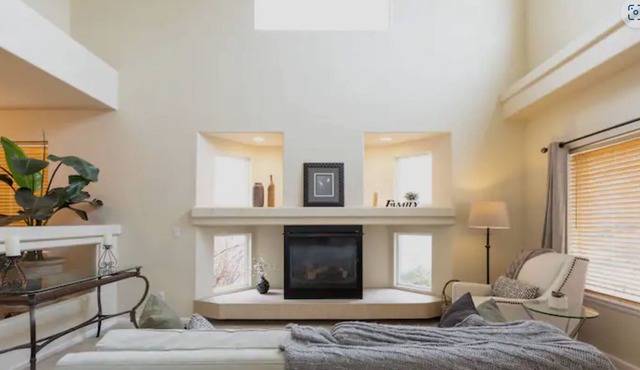 Lovely Denver Home - Spacious & Private 3884 sqft. Sleeps 13- Brand New Listing