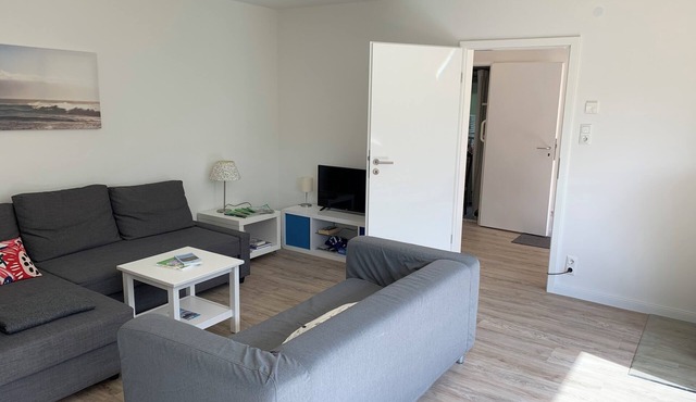 Lovingly renovated bungalow Hamburg's countryside, fully fenced plot of land