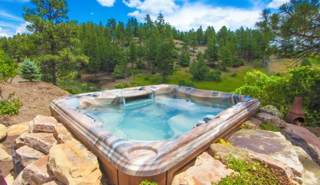 Luxe Downtown Home with Hot Tub/Fire Pits