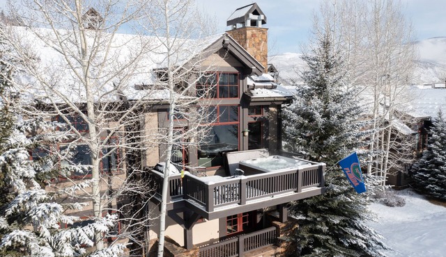 Luxurious Ski-in Ski-out Home in Arrowhead community
