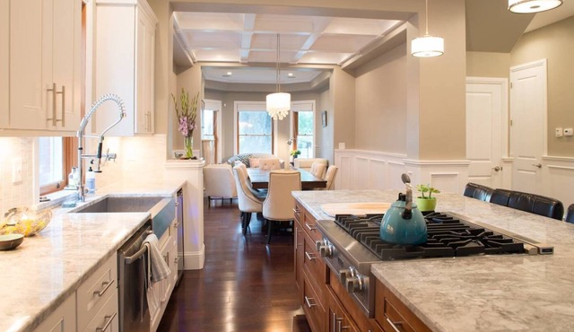 Luxury 6BR family home in the city center