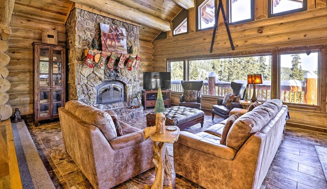 Luxury Breckenridge Cabin w/ Mountain Views