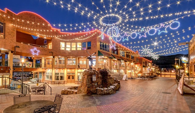 Luxury Chalet 1240 /Hot Tub /Great Views /Best Price - $500 FREE Activities Daily