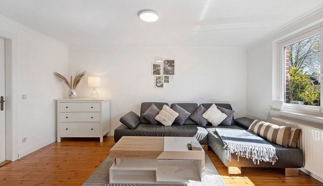 Luxury Holiday Home with Sauna, Fireplace, Pool Table, Garden, BBQ & Plenty of Space to Relax