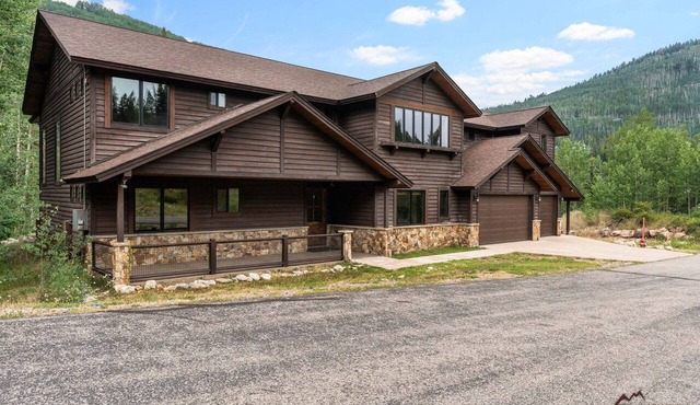 Luxury Mountain Home, Sleeps 20, Free Ski Shuttle