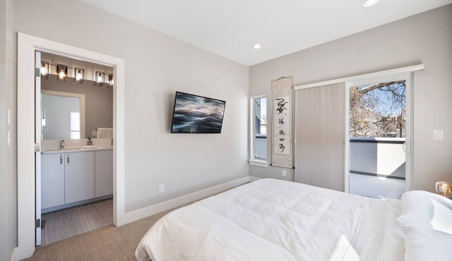 Luxury Townhome in the Heart of the Mile High City