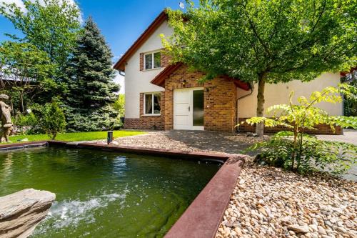 Luxury Villa near Prague Pool, Wellness, Garden