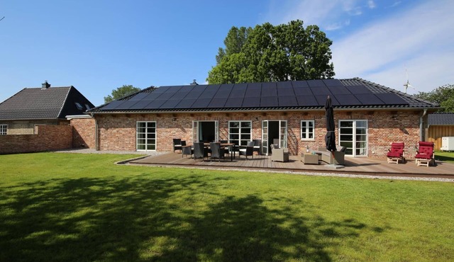 Luxus-ökohaus mit Kamin, Sauna, Eingezäuntem Garten