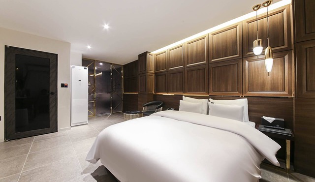MAY Hotel