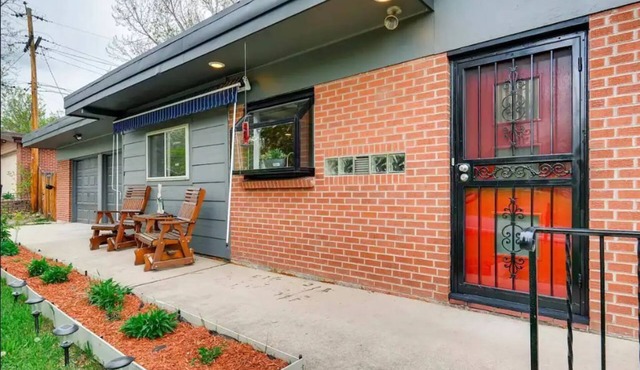 Mid-Century 3 Bdr Lakewood Home Mountain Access!