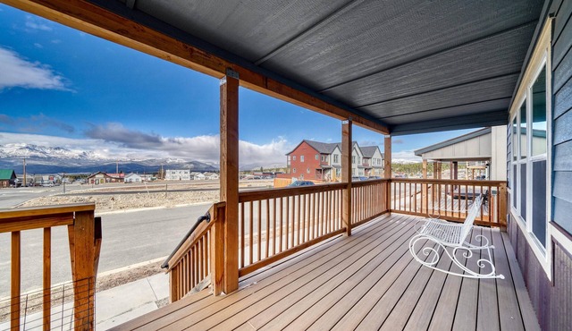 Midgarth Hus- Brand New PET FRIENDLY home minutes to Copper & Ski Cooper!