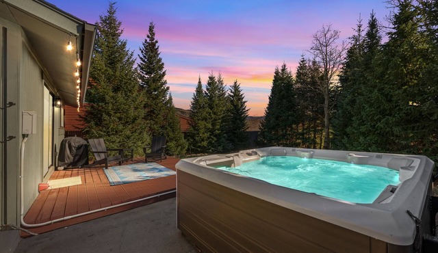 Minutes to Ski Resort | Hot Tub | Pet Friendly