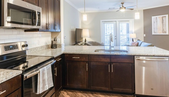 Modern Apartment in Prime Location (ID6806X06)