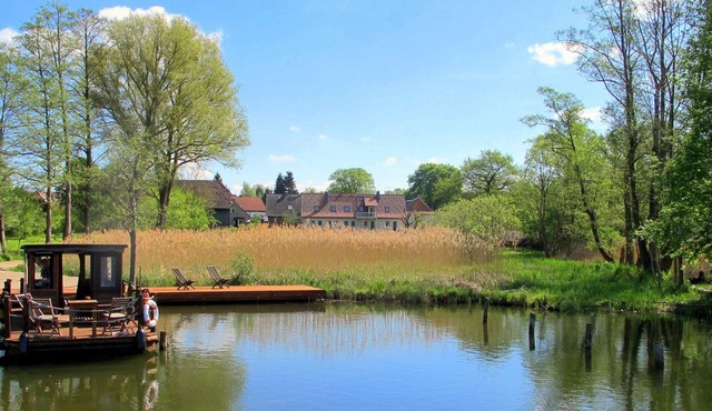 Modern apartment right on the lake - terrace + fishing boat rental